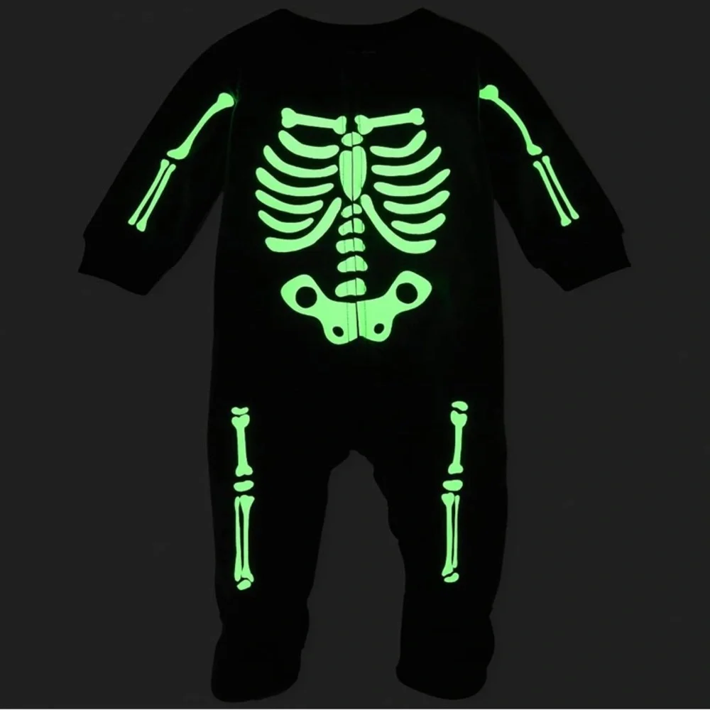 The Children's Place 24 M/ 2T Black Skeleton Glow Footie Fleece Pajamas